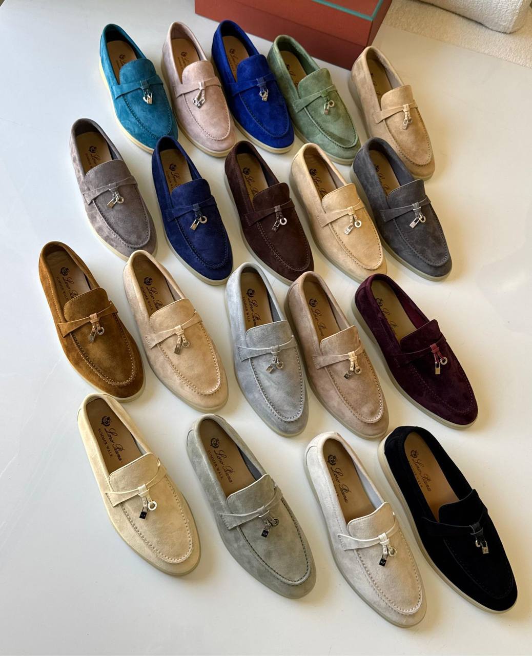LORA PIANA 
SuperMaster Quality 💯
450 dhs💓
Size:36-41💥

Zain171
♥️♥️♥️