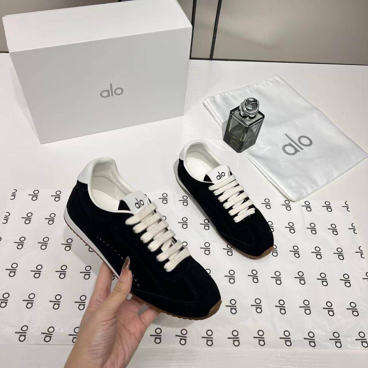 ALO SHOWS 
Size 36-41
140 dhs🪙🌨️

Zain40
♥️♥️♥️