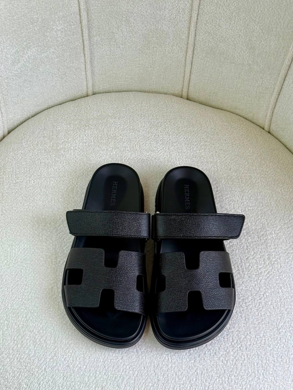 Hermes
Super *AAA* *+* Quality 💯 
With original packing🎁🎁
SIZE:36and42
Available now
450 dhs💓

Zain309
♥️♥️♥️