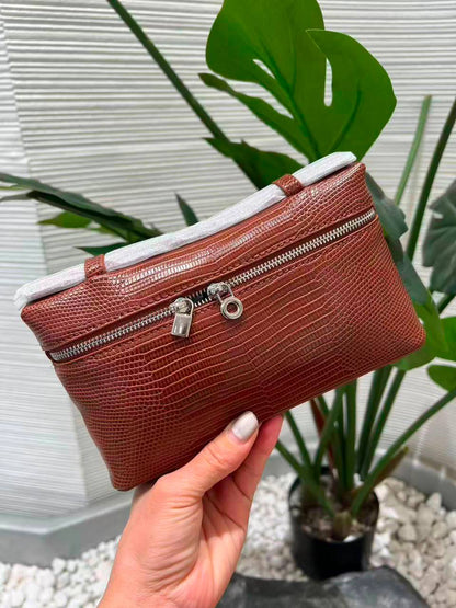 Loro Piana
100 dhs🇦🇪🇦🇪
good-quality with box

Zain35
♥️♥️♥️