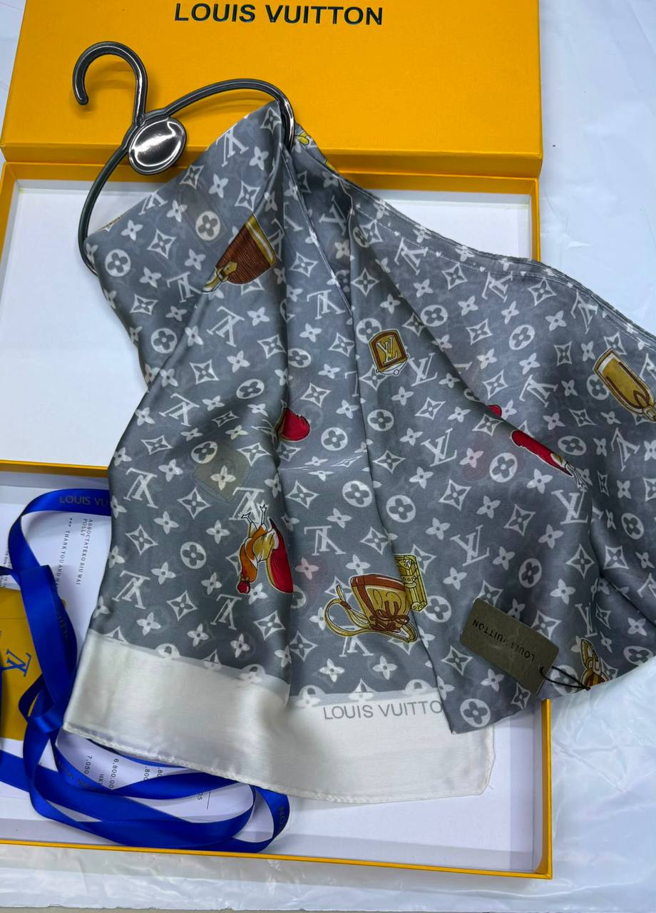 Silk scarf 🧣
40 dhs💓

Zain93
♥️♥️♥️