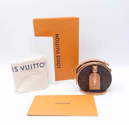 LV
100 dhs💓
size：mini
Good-quality with box

Zain35
♥️♥️♥️