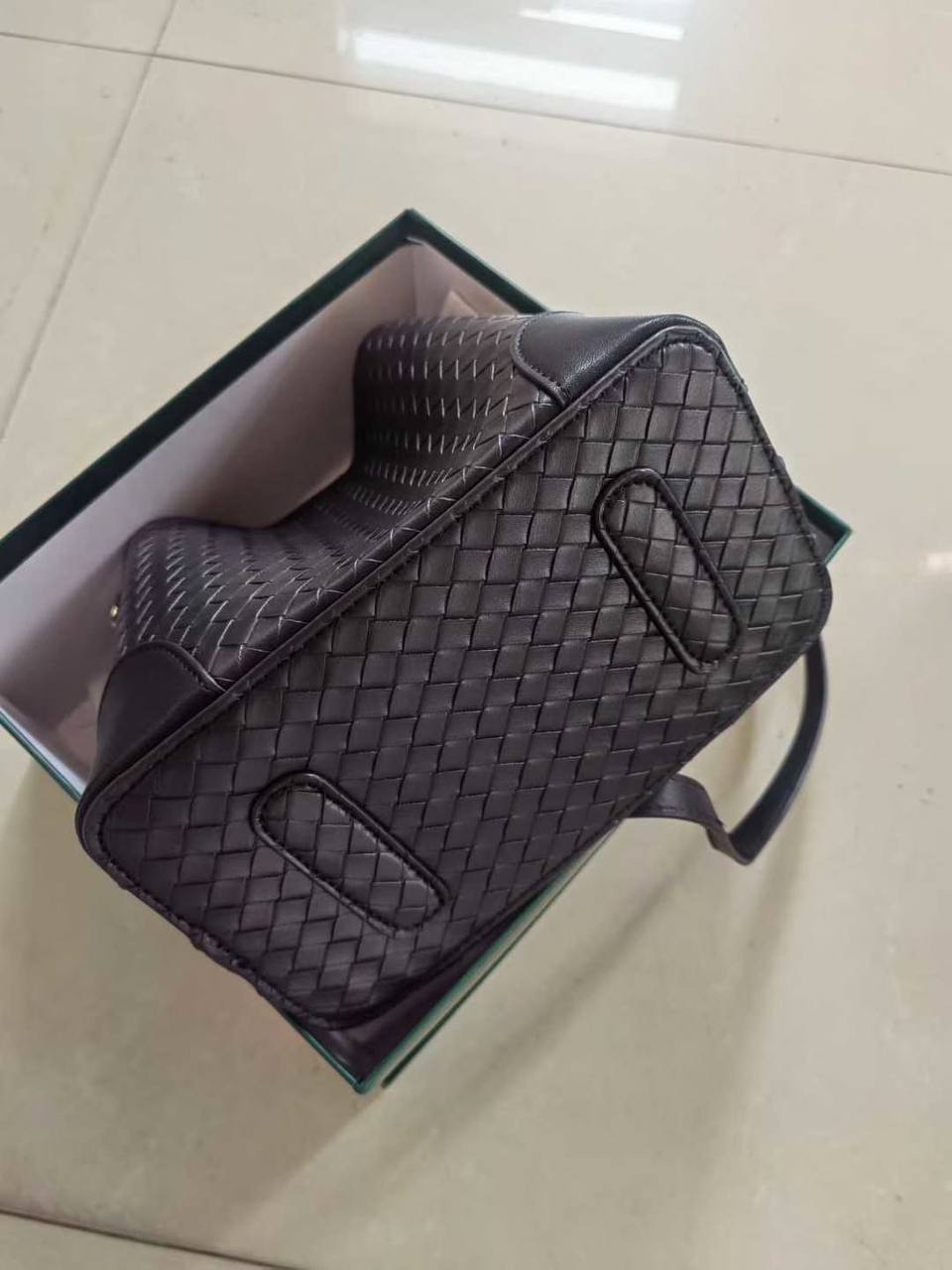 Bottega

withbox 
🎁🎁🎁

105 dhs🪙🌨️

Zain143
♥️♥️♥️