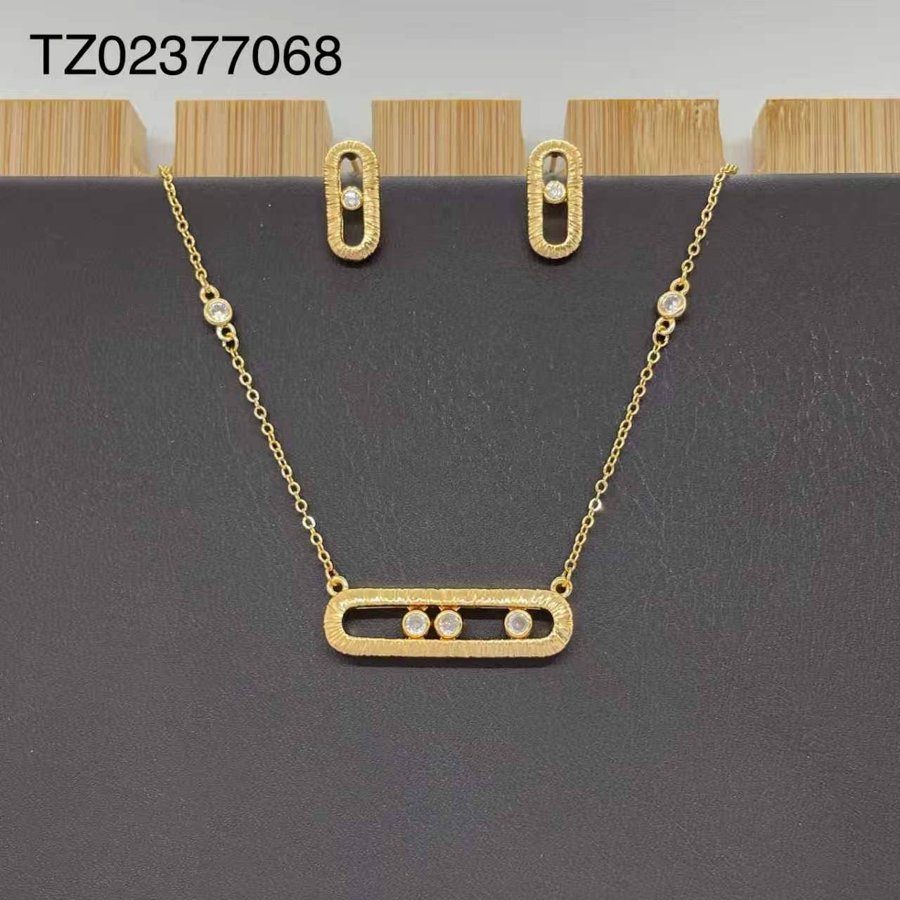 Messika and Dior 
Necklace 🔥
Earring 🐦‍🔥
good quality 💯
With brand boxes 🗃️ 
40 dhs✅

Zain216
♥️♥️♥️