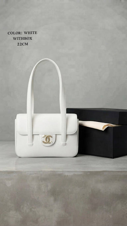 Chanel ᴛᴏᴘ ʜᴀɴᴅʟᴇ ғʟᴀᴘ
ᴡɪᴛʜʙᴏx
ʟᴇᴀᴛʜᴇʀ
sɪᴢᴇ:22ᴄᴍ
110 dhs✅

Zain56
♥️♥️♥️
