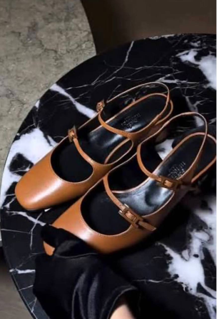 𝗛𝗘𝗥𝗠𝗘𝗦
Offer sale 
𝗕𝗜𝗚 𝗢𝗙𝗙𝗘𝗥𝗦 / 𝗣𝗥𝗢𝗠𝗢𝗧𝗜𝗢𝗡𝗦‼️
𝐇𝐢𝐠𝐡 𝐪𝐮𝐚𝐥𝐢𝐭𝐲 💯 
𝐁𝐥𝐚𝐜𝐤 𝐬𝐢𝐳𝐞=𝟑𝟔-𝟒𝟎
𝐁𝐫𝐨𝐰𝐧 𝐬𝐢𝐳𝐞 36-37-38-39-40-41

75 dhs 


Zain86
♥️♥️♥️