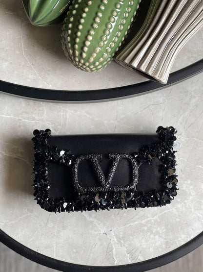 VALENTINO ✨
Size:19Cm 💥
Available original box 📦 
With full packing 🎀🎀
Super high quality 💥💥
For Price 👇 WTSP Text Zain 0568585901

Zain283
♥️♥️♥️