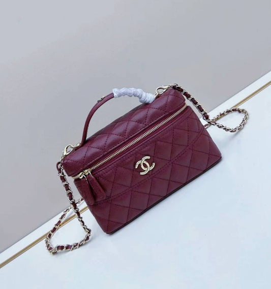 CHANEL 

COPY ONE 

WITH DOUBLE BOX 🎁

210 dhs✅

Zain295
♥️♥️♥️