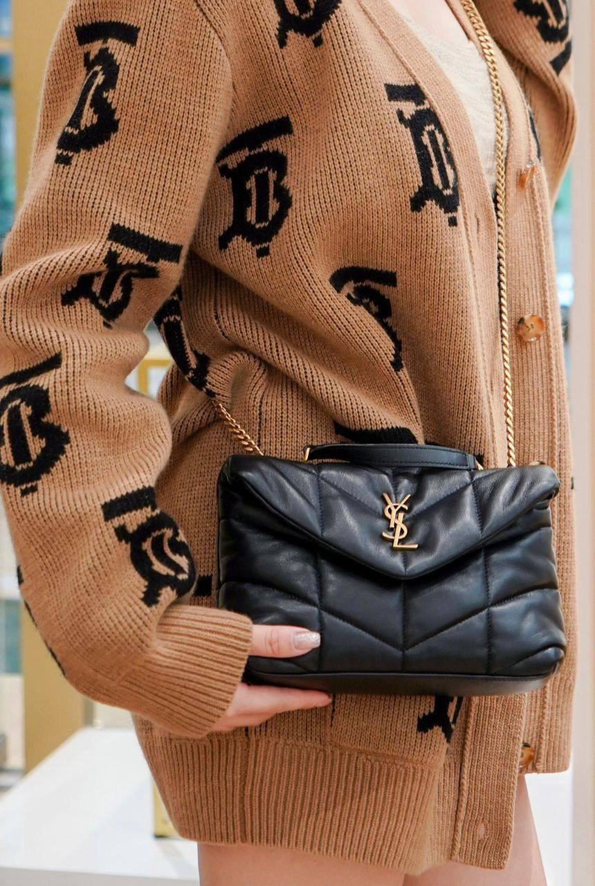 YSL
90 dhs🪙🖤
size：23×13×7cm
Good quality 
with box
🎁🎁🎁

Zain35
♥️♥️♥️
