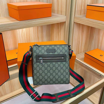 Gucci
24*20*6  cm
70 dhs👑

Zain17
♥️♥️♥️