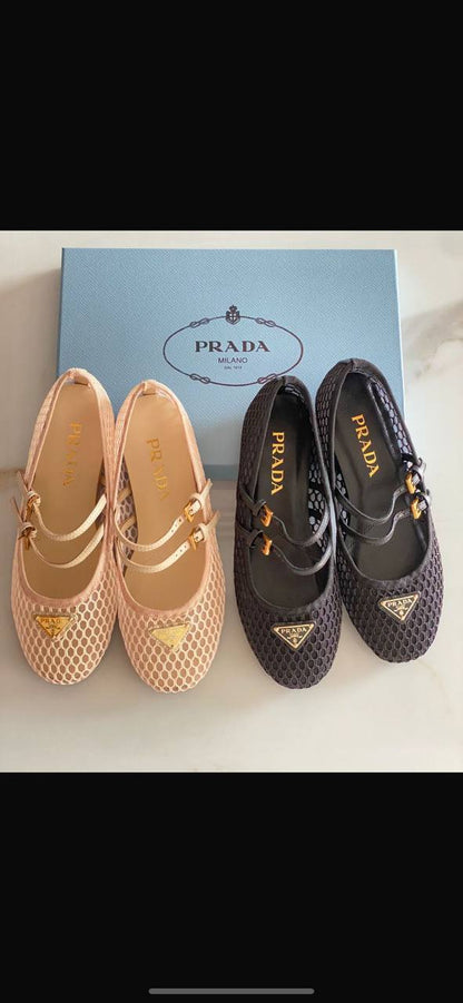 Prada shoes 
AAA master quality 
Size 37………40
350 dhs🪙🖤

Zain180
♥️♥️♥️