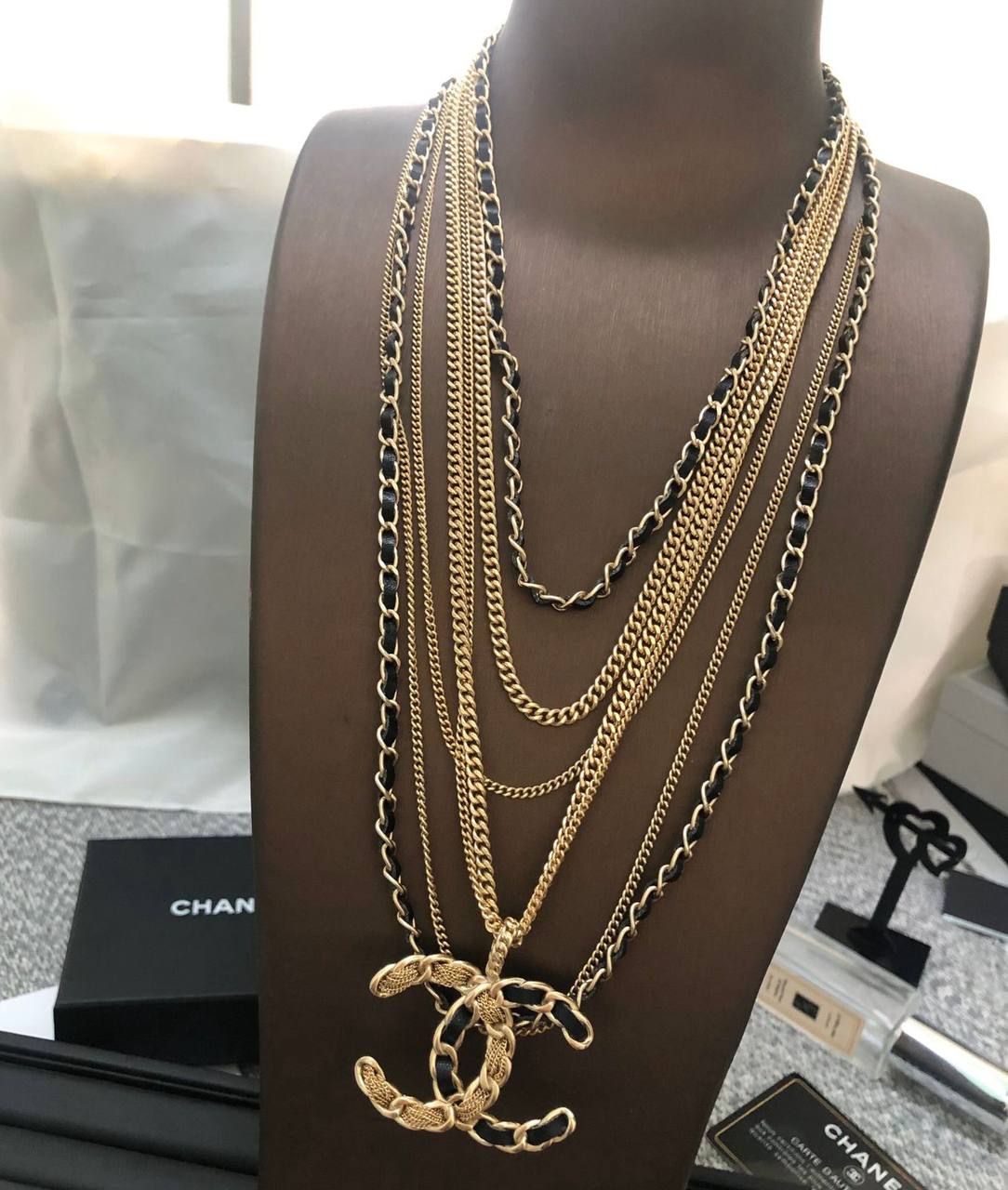 CHANEL NECKLACE
MASTER✨💫
WITH BOX AND PAPER BAG🛍️🎁
140 DHS✅

Zain89
♥️♥️♥️