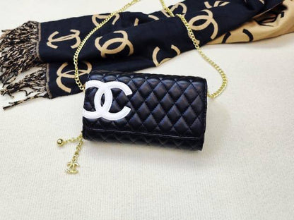 Chanel

90 dhs🇦🇪🇦🇪

with box

size  20cm
Zain26
♥️♥️♥️