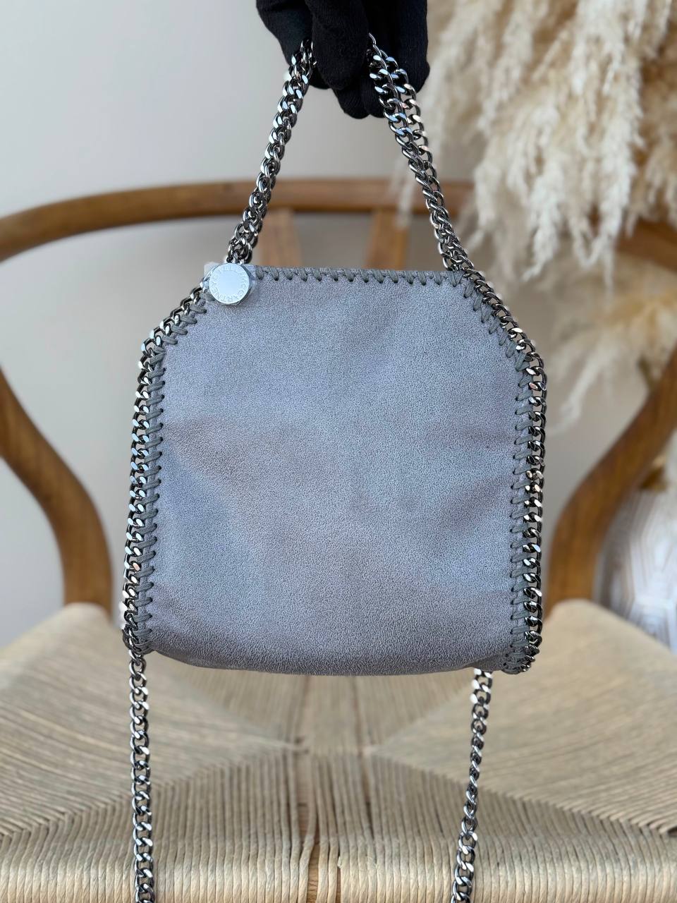 STELLA McCARTENY
18cm
330 dhs🇦🇪🇦🇪
Top quality

Zain167
♥️♥️♥️