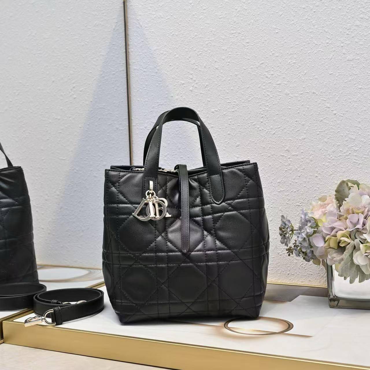 LV - Celine - Goyard - Chanel
Master ++++
For Price 👇 WTSP Text Zain 0568585901

Zain111
♥️♥️♥️