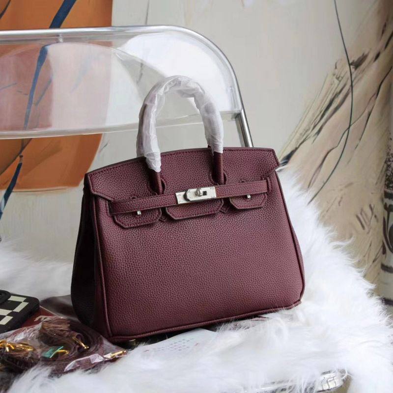 HERMES

best quality 
without box

120 dhs🇦🇪🇦🇪🇦🇪

size30CM

Zain290
♥️♥️♥️