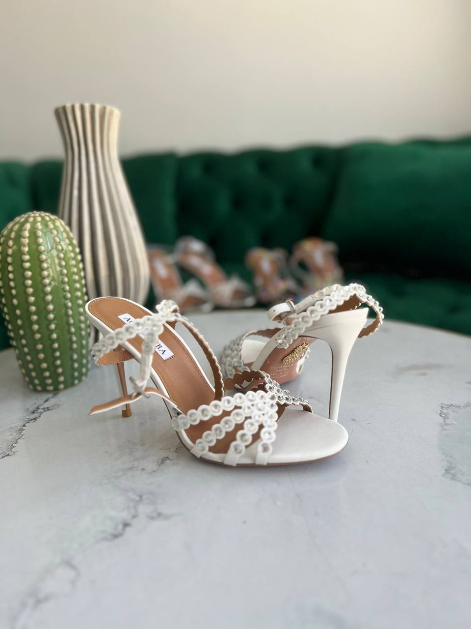 AQUAZZURA
*Super master quality*
*Size 36 to 42*
450 dhs🇦🇪

Zain113
♥️♥️♥️
