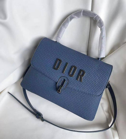 Dior
95 dhs✅

Zain143
♥️♥️♥️