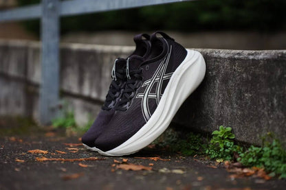 ASICS  Gel-Nimbus 27 ‘White/Black’🖤🤍
36-45 AVAILABLE 
220 dhs✅

Zain242
♥️♥️♥️