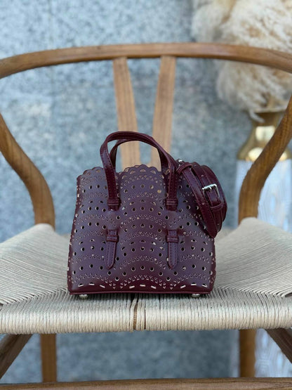 ALAIA
17cm 300 dhs🇦🇪🇦🇪
20cm 310 dhs🇦🇪🇦🇪
Top quality 
With box🎁

Zain167
♥️♥️♥️