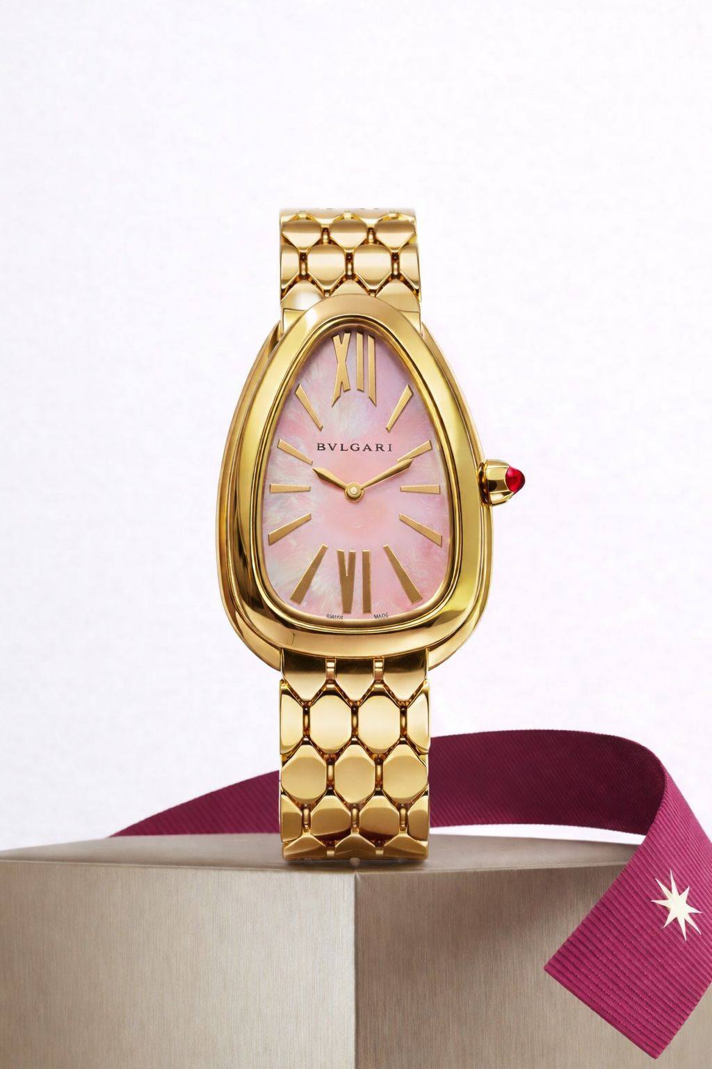 Bvlgari watch for ladies good quality with out stone 
260 dhs❣️

Zain59
♥️♥️♥️