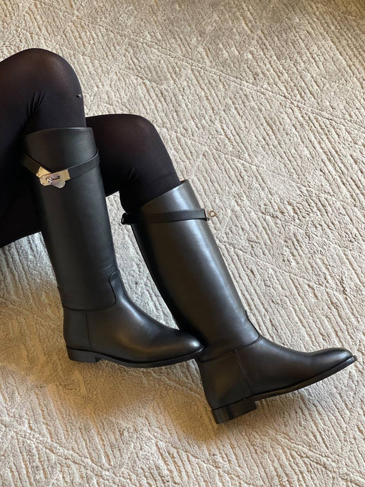 Hermes

Vip quality

Size 36 to 41

1500 dhs🇦🇪🇦🇪

Zain171
♥️♥️♥️