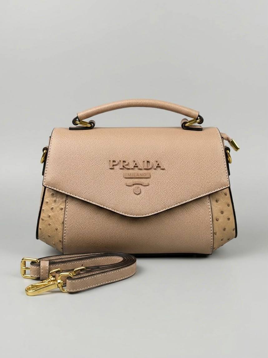 Prada

110 dhs🇦🇪🇦🇪
With Box

Zain50
♥️♥️♥️