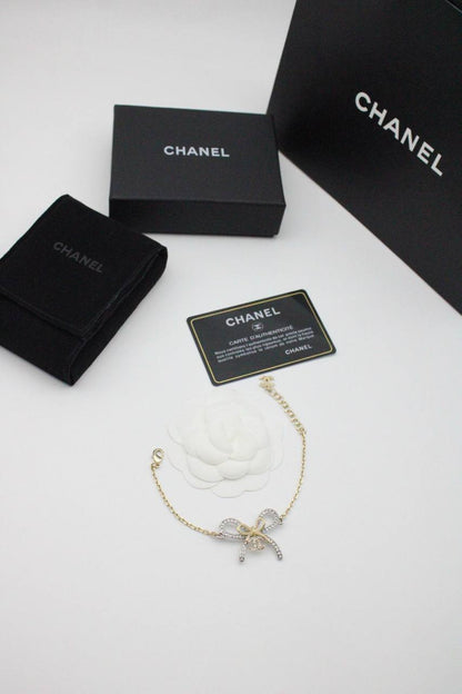 Accessories
65 dhs❤️

Zain122
♥️♥️♥️