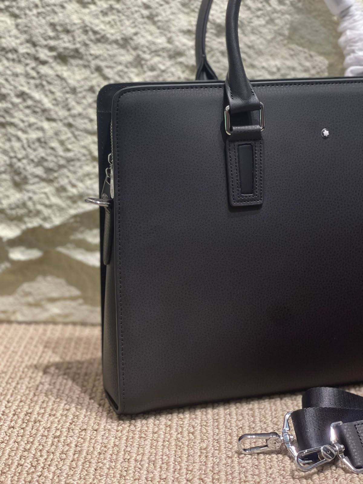 MONTBLANC

Laptop Bag

Master Quality
700 dhs🇦🇪🇦🇪

Zain179
♥️♥️♥️
