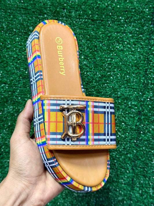 Burberry
Size 37to41
55 dhs✅

Zain163
♥️♥️♥️