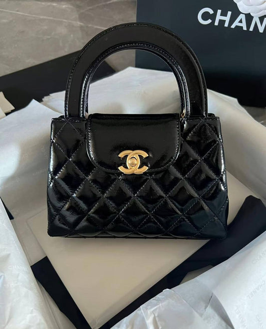 🎉 Discount 💓 Chanel kelly
1️⃣ First quality +🎁
Size :  23 ~ 20 * 12.5 cm
80 dhs🪙🌺
with box🎁

Limit Stock

Zain115
♥️♥️♥️