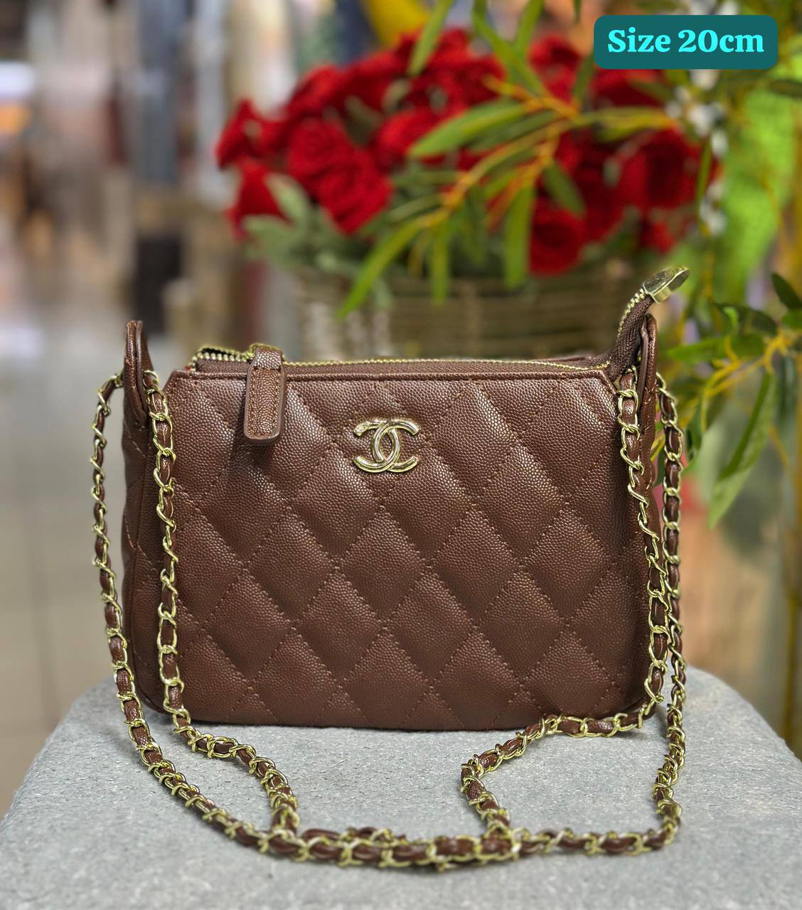 Chanel
Best quality

With box’s
🎁🎁🎁

70 dhs🗽
size 20cm

Zain158
♥️♥️♥️