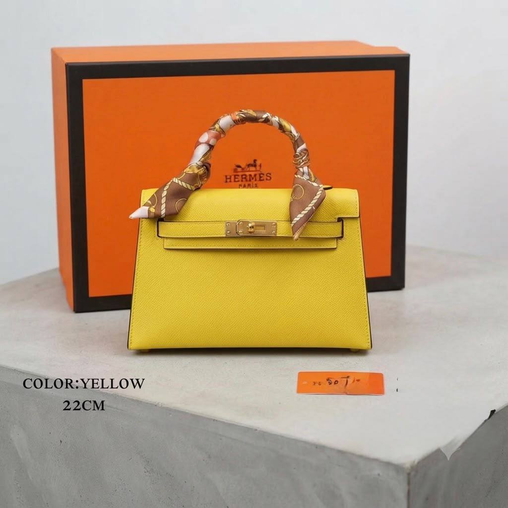 Hermes ᴋᴇʟʟʏ 
ɢᴏʟᴅ ʜᴀʀᴅᴡᴀʀᴇ
ᴡɪᴛʜʙᴏx
ʟᴇᴀᴛʜᴇʀ
sɪᴢᴇ:22ᴄᴍ
95 dhs✅

Zain56
♥️♥️♥️