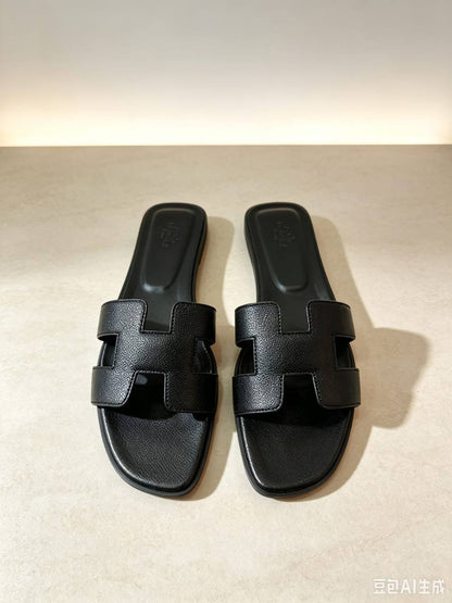 NEW CAME🥰
HERMES SLIPPER
GOOD QUALITY
90 dhs🇦🇪🇦🇪
SIZE: 36 TO 41

Zain40
♥️♥️♥️
