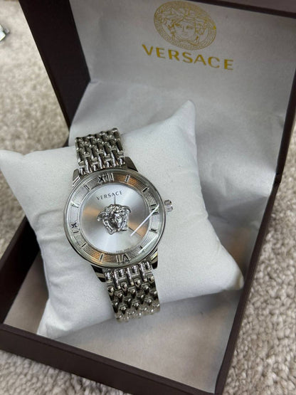 VERSACE🆕 LADIES 
GOOD QUALITY 💯
60 dhs🪙💕

Zain133
♥️♥️♥️