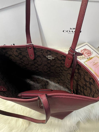 Coach double face
110 dhs✅

with box
🎁🎁🎁

Zain118
♥️♥️♥️
