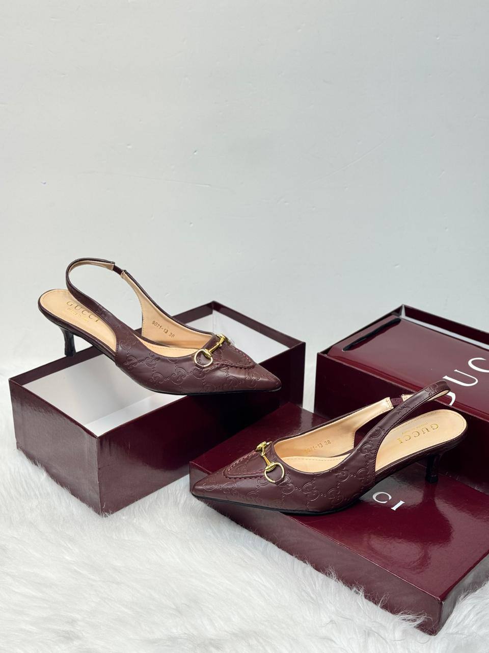 Gucci New arrived 
size 36 to 41
110 dhs❤️

Zain21
♥️♥️♥️