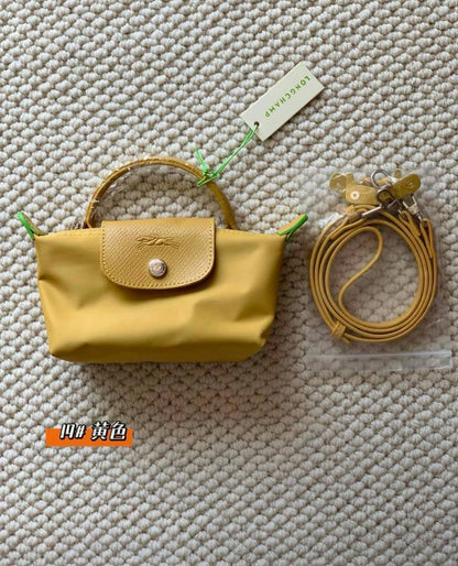 Long Champ
50 dhs🇦🇪🇦🇪
size 20cm

Zain41
♥️♥️♥️