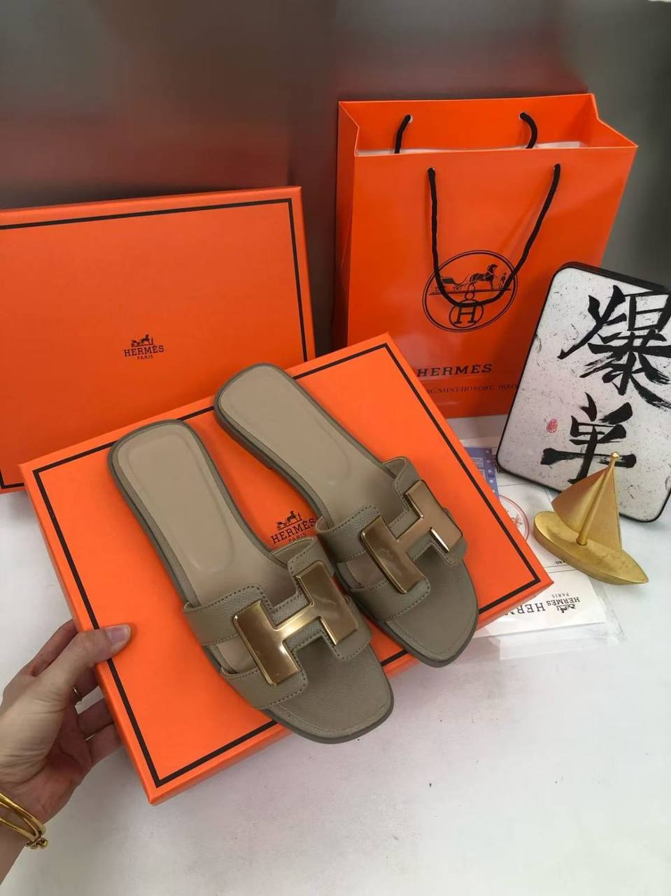 Hermes
size 36-41
95 dhs🇦🇪🇦🇪

Zain40
♥️♥️♥️