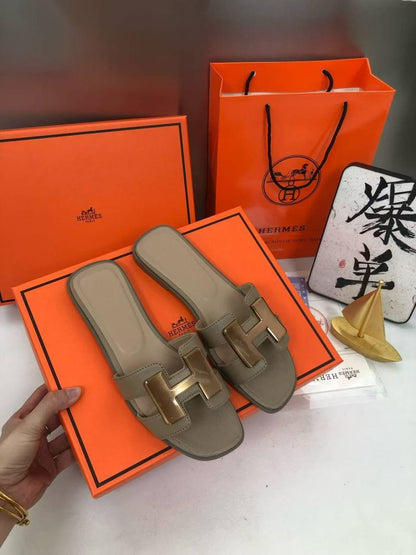 Hermes
size 36-41
95 dhs🇦🇪🇦🇪

Zain40
♥️♥️♥️