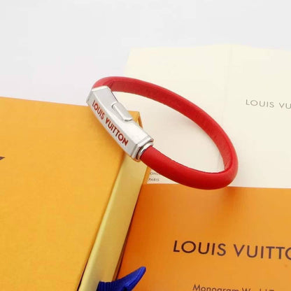 UNISEX BRACELET
LEATHER TYPE
MASTER 💫✨
60 DHS✅
WITH BOX AND PAPER BAG🎁🛍️

Zain89
♥️♥️♥️