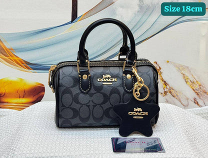 Coach 

Good quality 

with box 
105 dhs🇦🇪🇦🇪

Zain186
♥️♥️♥️