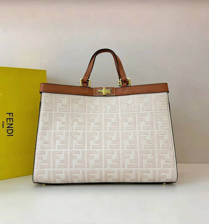 FENDI 

COPY ONE 
NEW CAME 
195 dhs🇦🇪🇦🇪

Zain39
♥️♥️♥️