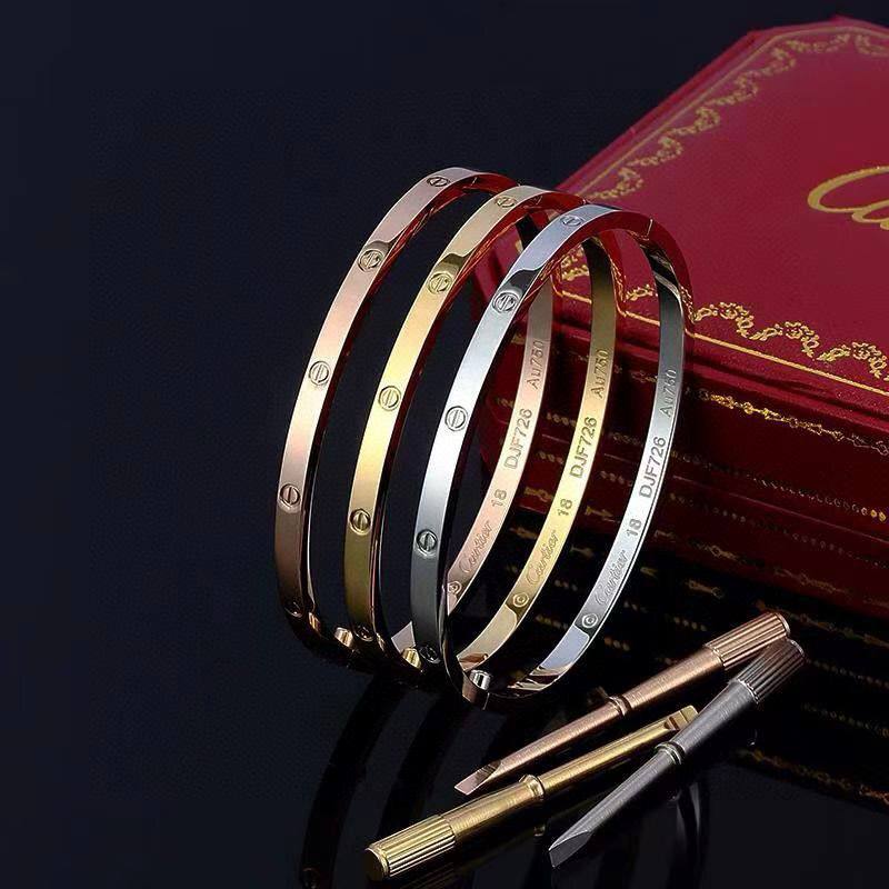 CARTIER BANGLE
60 dhs🇦🇪🇦🇪

WITH BOX AND PAPER BAG 🛍️🎁
THIN CARTIER

Zain89
♥️♥️♥️