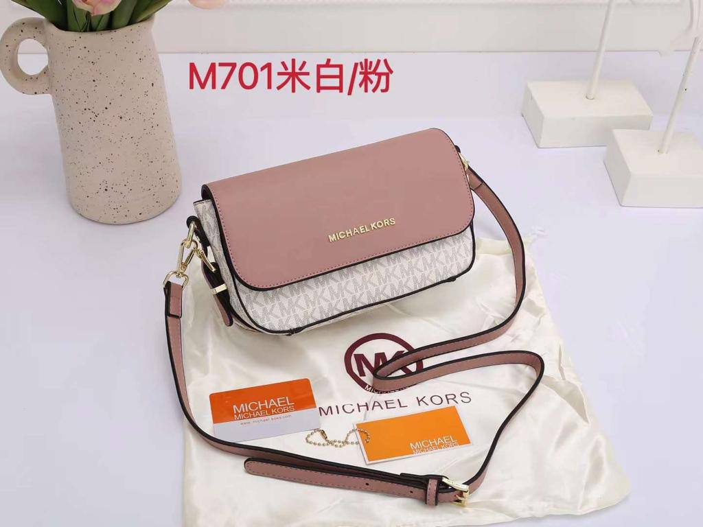 MK
85 dhs🪙💕

high quality 

With box
🎁🎁🎁
Zain26
♥️♥️♥️