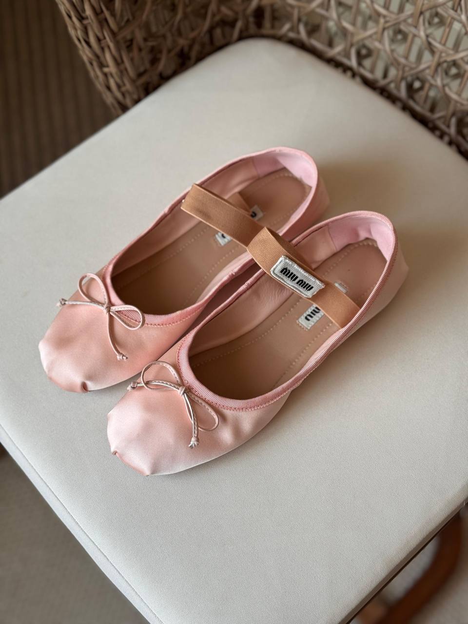 MIU MIU 🤍
🤩Available new 😍😍
Size: 36 to 41
Super master quality
450 dhs✅

Zain198
♥️♥️♥️