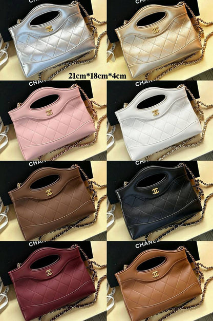 CHANEL 

GOOD QUALITY 

WITH BOX 
🎁🎁🎁

105 dhs✅

Zain39
♥️♥️♥️