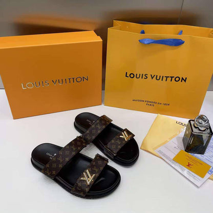 LV SLIPPER 
GOOD QUALITY 
105 dhs🇦🇪🇦🇪
Size 36 TO 41

Zain40
♥️♥️♥️
