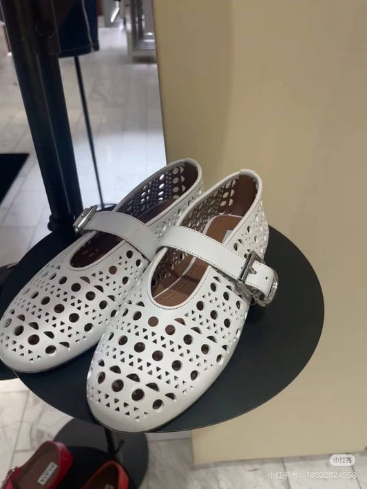 Alaia flat 
Size 36-41
120 dhs✅

Zain145
♥️♥️♥️