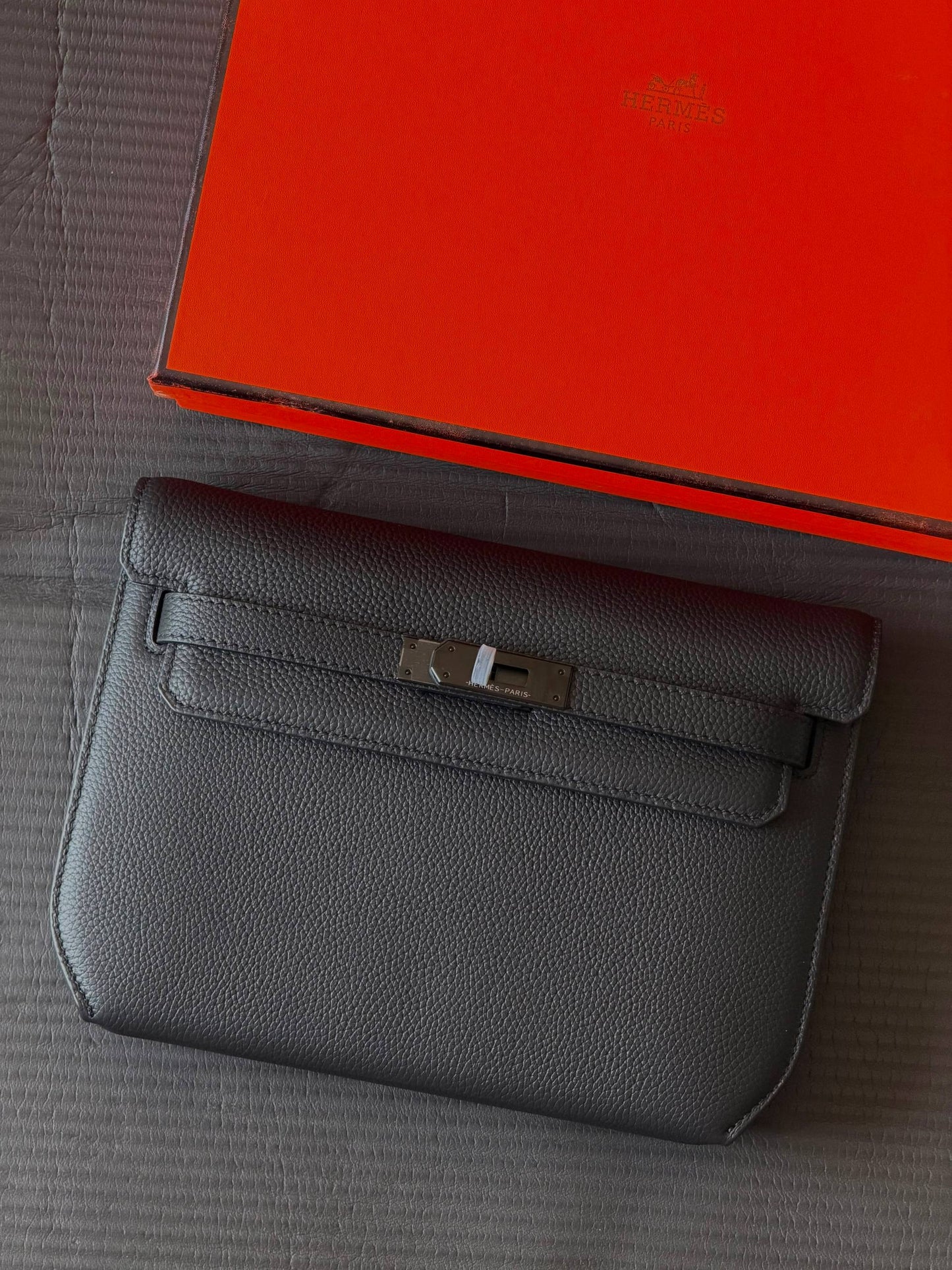 Hermes depech 25cm💕master quality😍with box❤️
360 dhs🇦🇪🇦🇪

Zain52
♥️♥️♥️
